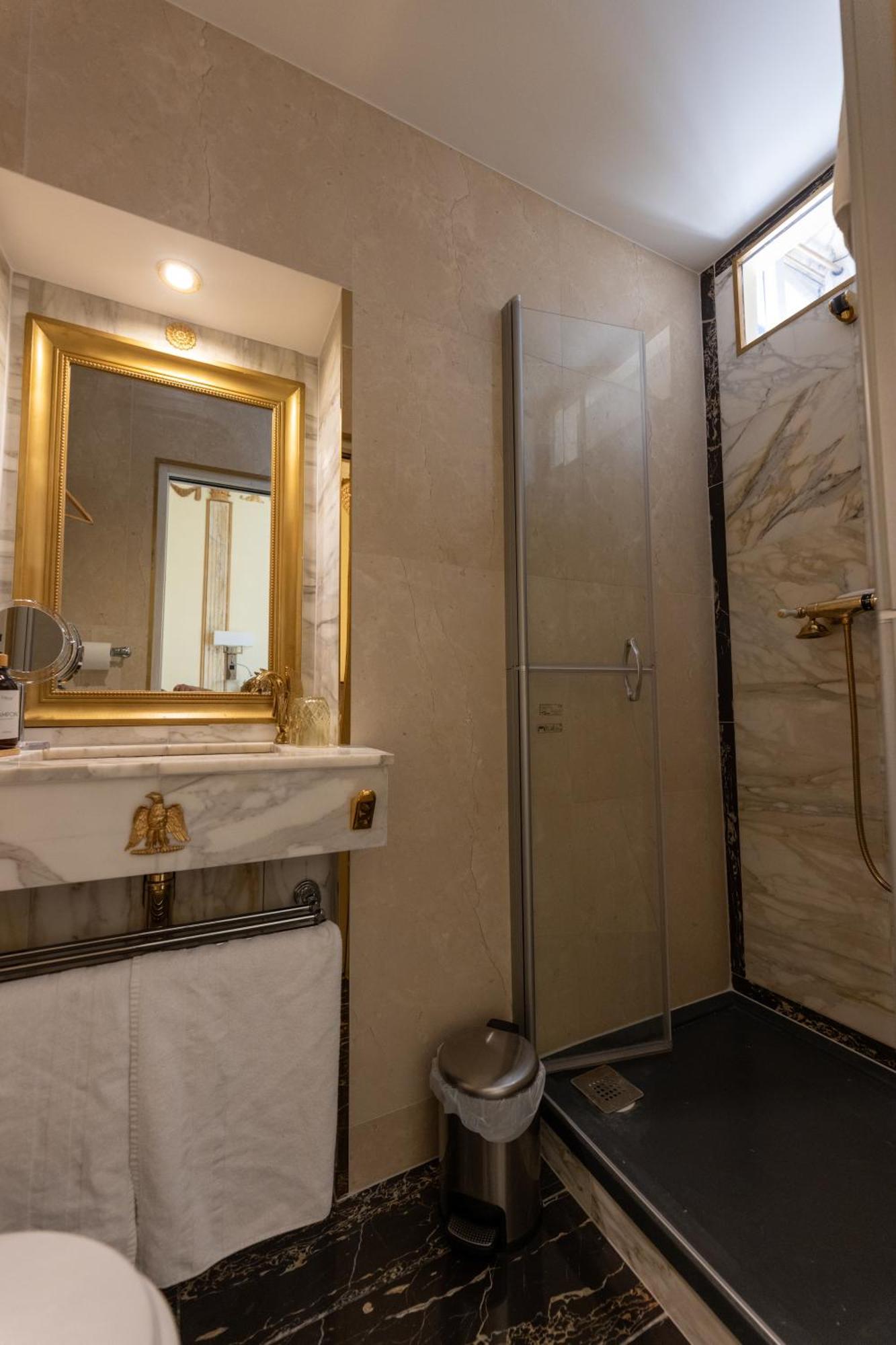 Palazzo Di Acqua Hotel Льо Ман Екстериор снимка